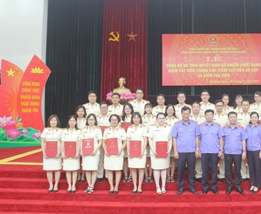 Lễ công bố và trao Quyết định bổ nhiệm Kiểm sát viên trung cấp, sơ cấp và...